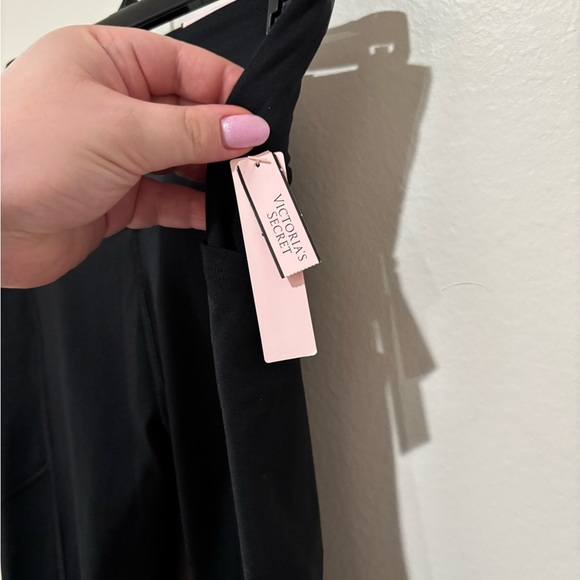 Victoria’s Secret Brand New Black Tights with side pockets - Picture 3 of 6